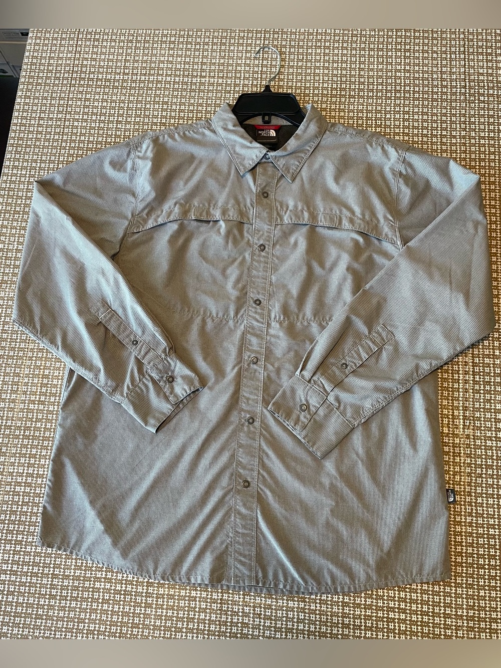North Face Long Sleeve Button Down Shirt Gray Pattern Large Great Condition